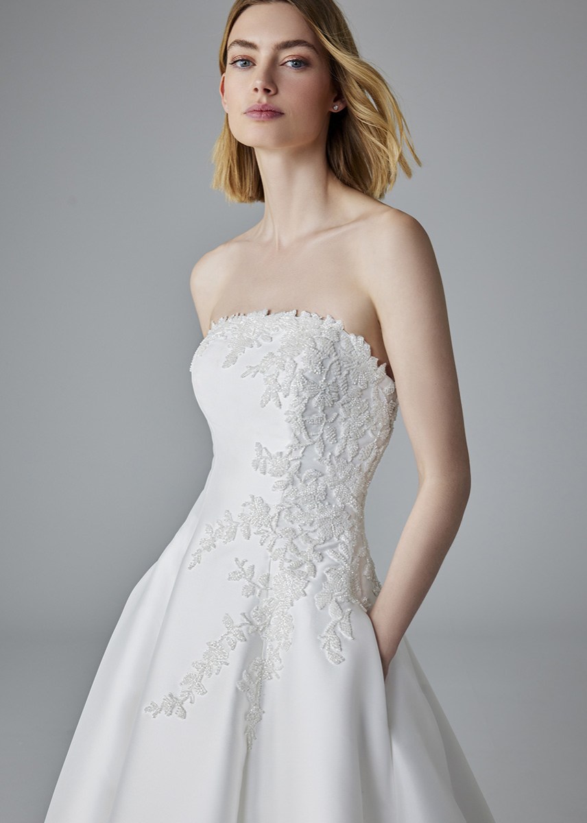 pronovias-galen-2025-details